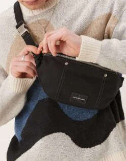 Calvin Klein Jeans Utility Crossbody Bag In Black For Men Na Black